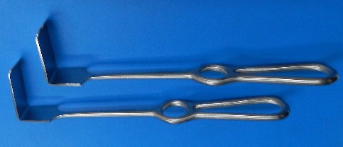 Breast retractor